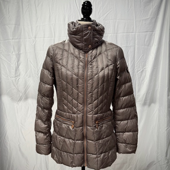 Bernardo Jackets & Blazers - Bernardo Women's Puffer Jacket - Taupe